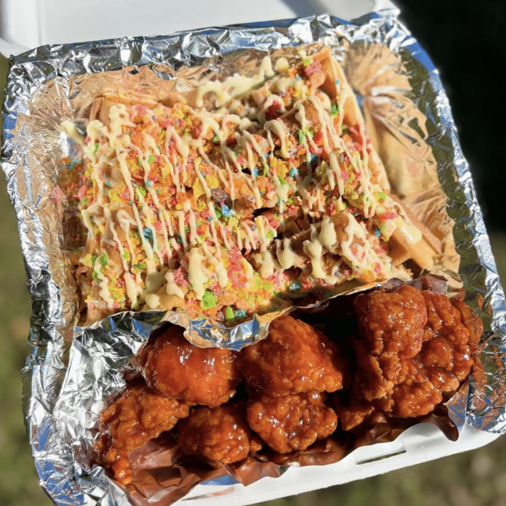 Boneless Chicken Wings (10 Pcs.) & Waffles Basic